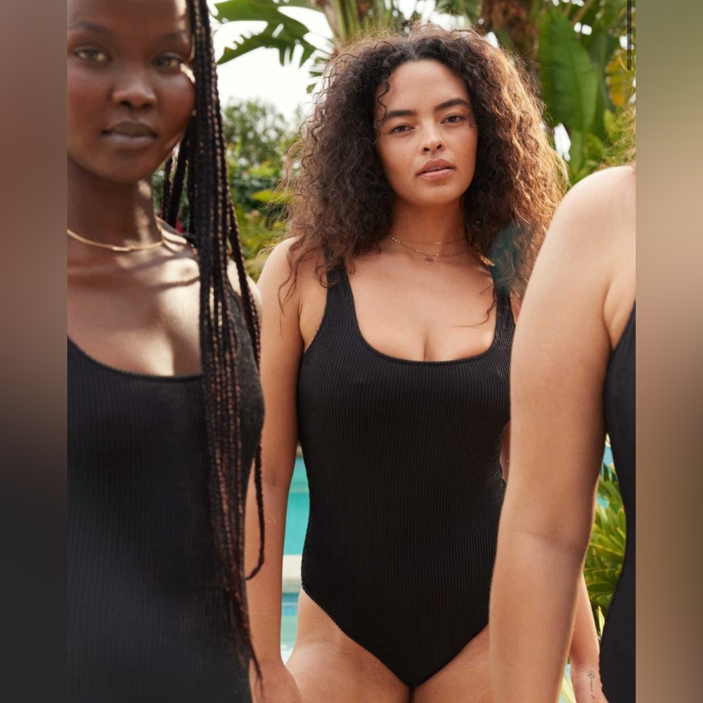 Aerie Crinkle Scoop Full Coverage One Piece Swimsuit
